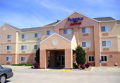Baymont By Wyndham Salina Hotel Exterior photo